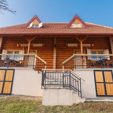 Apartmani Zuti Leptir Vrdnik Exterior photo